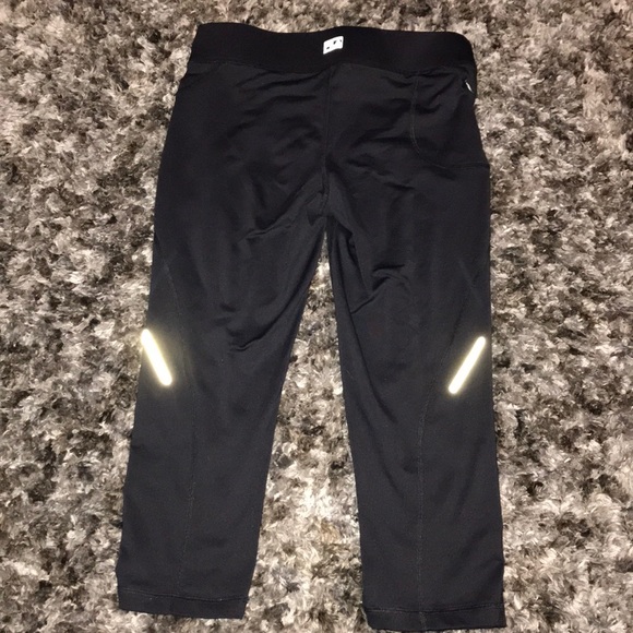 FILA Running Cropped Leggings - Picture 4 of 4